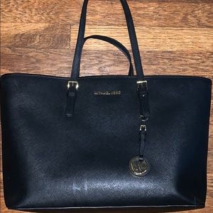 Michael Kors Jet Set Tote